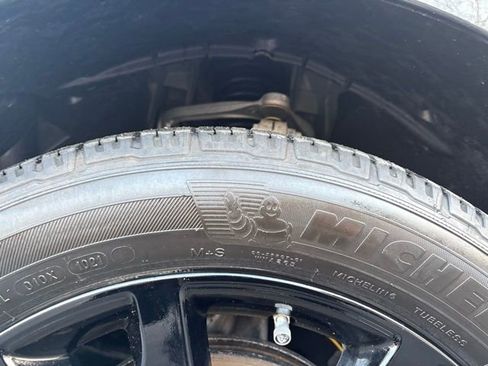 Used 2017 Jaguar F-PACE Prestige image 11