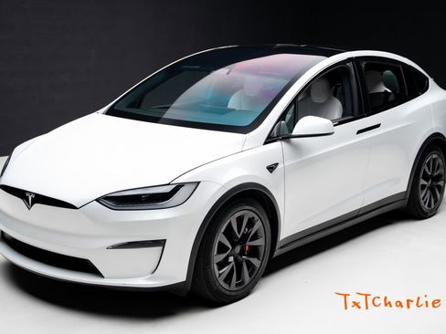 Used 2023 Tesla Model X Plaid image 1