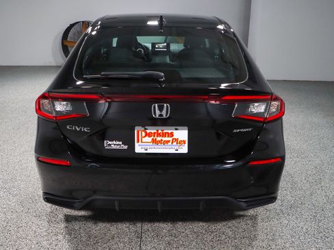 Used 2023 Honda Civic Sport image 8
