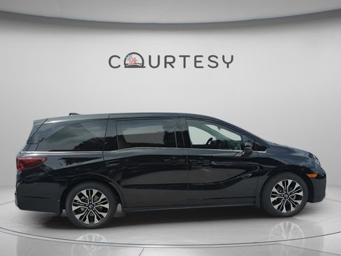 New 2026 Honda Odyssey Elite image 9