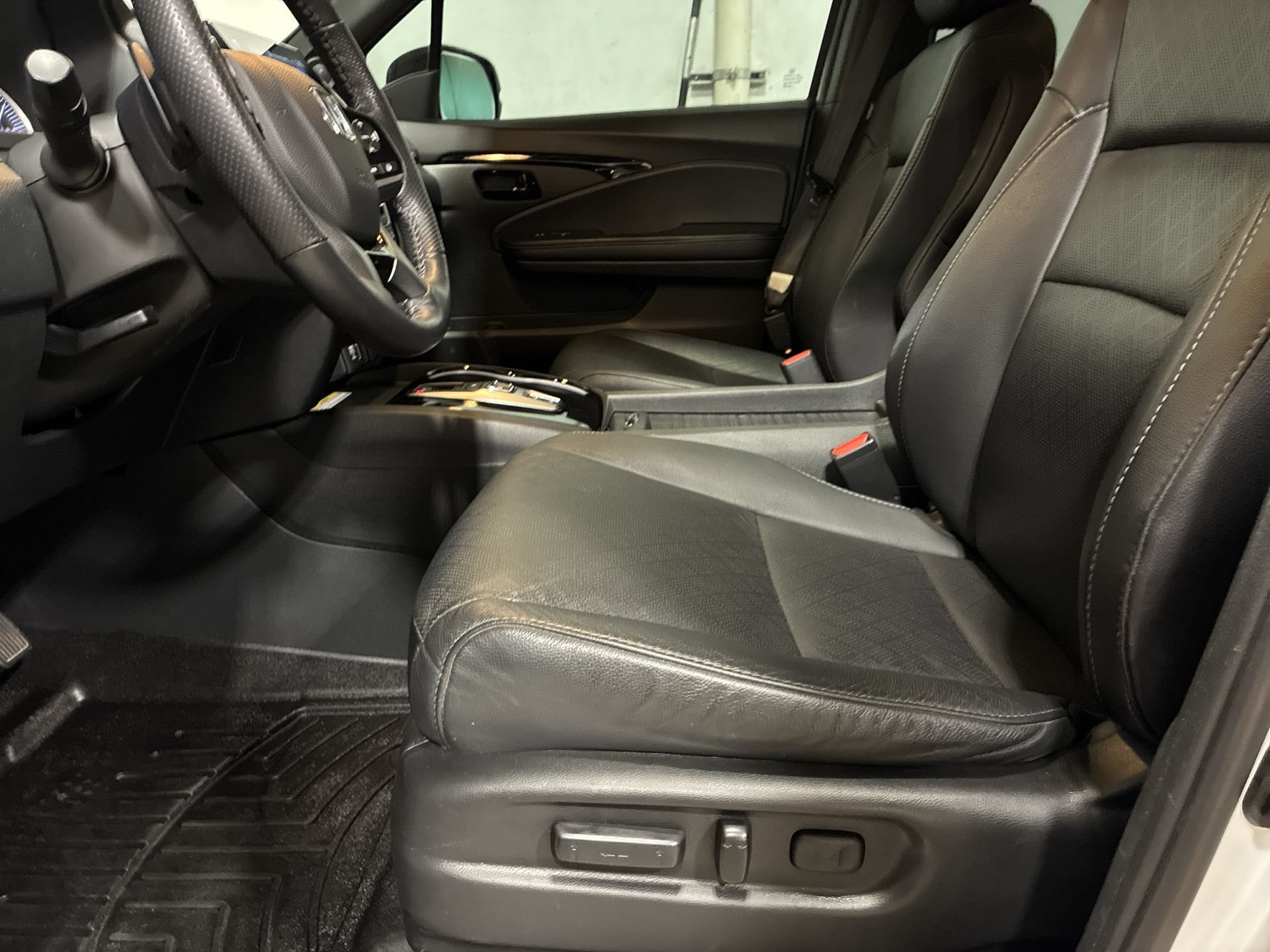 Certified 2023 Honda Passport Elite image 18