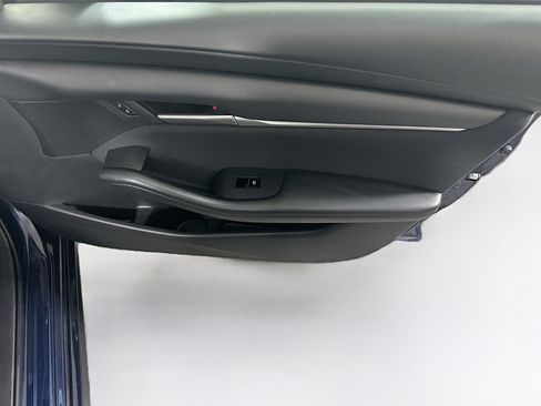 Used 2020 MAZDA MAZDA3 Sedan image 30