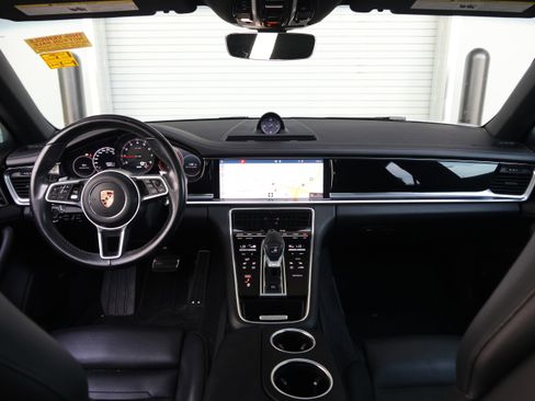 Used 2017 Porsche Panamera 4S image 16
