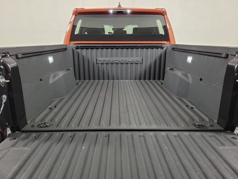 Used 2025 Toyota Tacoma TRD Off-Road AWD/4WD image 10