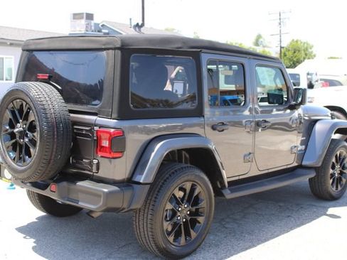 Used 2023 Jeep Wrangler Unlimited Sahara w/ Cold Weather Group AWD/4WD image 4