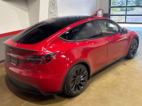 Used 2023 Tesla Model Y Performance AWD/4WD image 40
