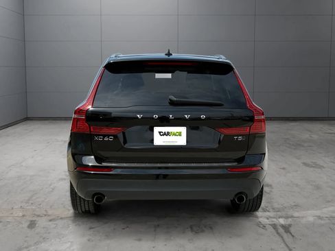Used 2021 Volvo XC60 T5 Momentum w/ Premium Package AWD/4WD image 11