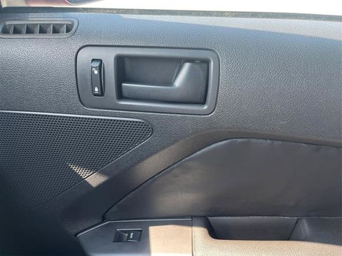 Used 2011 Ford Mustang GT RWD image 20