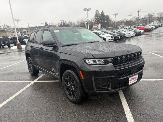 New 2026 Jeep Grand Cherokee Altitude AWD/4WD image 2