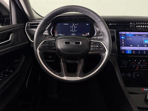 Certified 2023 Jeep Grand Cherokee L Limited w/ Luxury Tech Group II RWD image 13