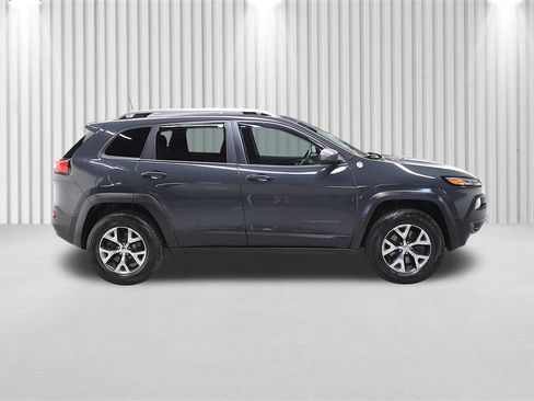 Certified 2017 Jeep Cherokee Trailhawk w/ Comfort/Convenience Group AWD/4WD image 2