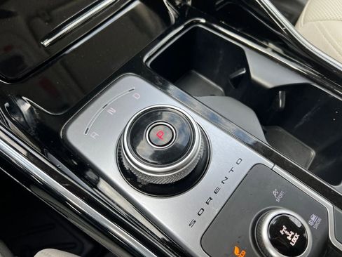 Used 2024 Kia Sorento SX Prestige image 23
