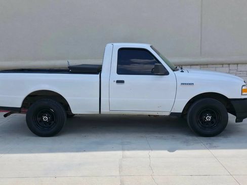 Used 2011 Ford Ranger XL RWD image 2