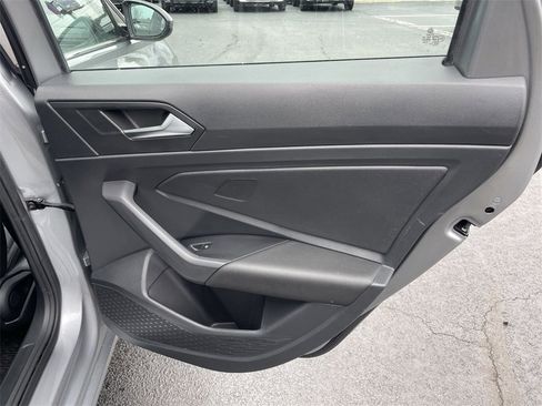 Used 2021 Volkswagen Jetta SE image 21