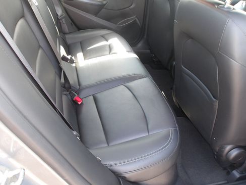 Used 2017 Chevrolet Cruze Premier w/ Enhanced Convenience Package FWD image 11