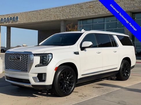 Used 2022 GMC Yukon XL Denali w/ Denali Ultimate Package AWD/4WD image 9