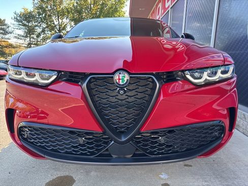 New 2025 Alfa Romeo Tonale Intensa image 4