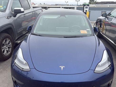Used 2022 Tesla Model 3 RWD image 3