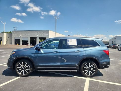 Used 2022 Honda Pilot Touring image 3