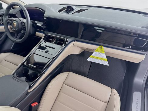 New 2026 Porsche Panamera image 31