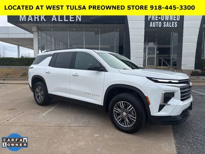 Used 2025 Chevrolet Traverse LT
