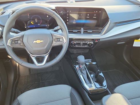 New 2026 Chevrolet Trax LT w/ Driver Confidence Package image 10