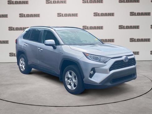 Used 2021 Toyota RAV4 XLE w/ Convenience Package AWD/4WD image 2