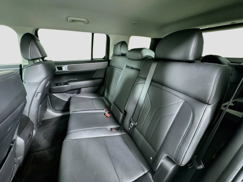 Used 2024 Hyundai Santa Fe SEL FWD image 24