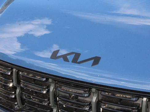 New 2026 Kia Sorento SX Prestige w/ Olive Brown Leather Package image 3