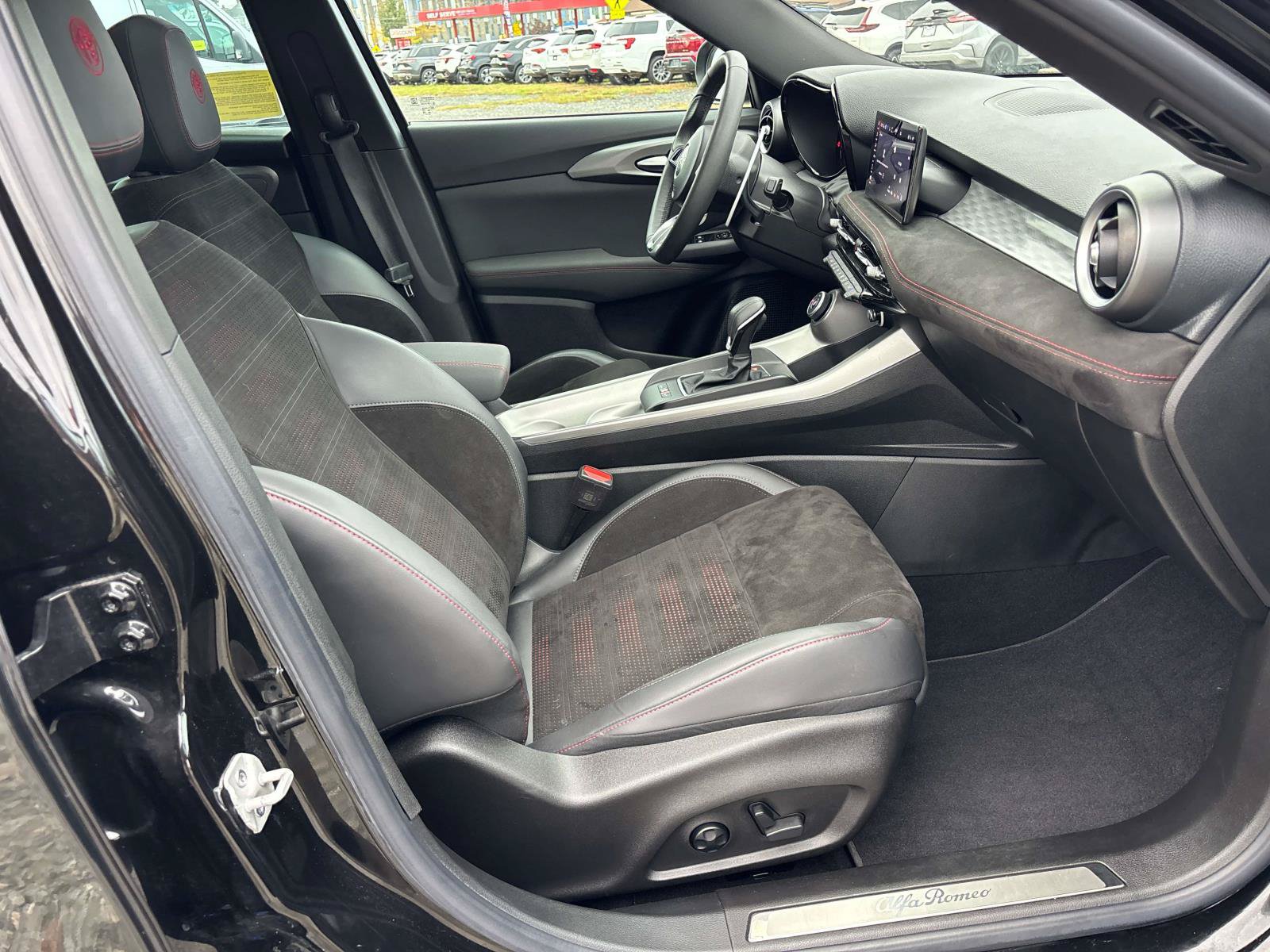 Used 2024 Alfa Romeo Tonale Veloce AWD/4WD image 17