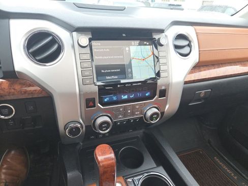 Used 2021 Toyota Tundra 4x4 CrewMax image 15