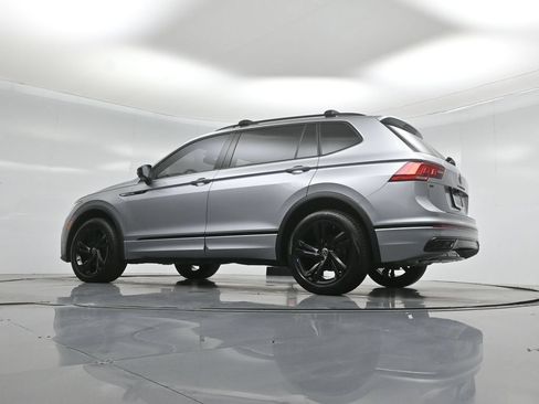Used 2023 Volkswagen Tiguan SE R-Line FWD image 48