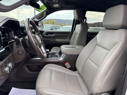 Used 2022 GMC Sierra 1500 SLT w/ SLT Premium Plus Package image 11