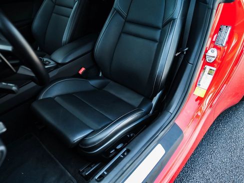 Used 2022 Porsche 911 Carrera w/ Premium Package RWD image 18