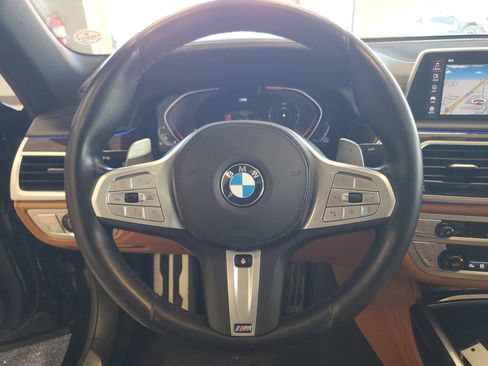 Used 2022 BMW 750i xDrive w/ Executive Package image 14