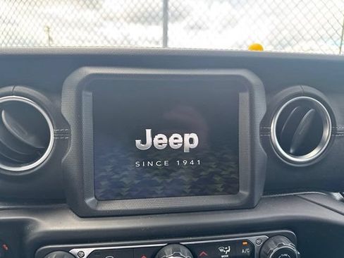 Used 2021 Jeep Wrangler Unlimited Sahara AWD/4WD image 23
