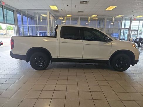 Used 2025 Honda Ridgeline Black Edition image 9