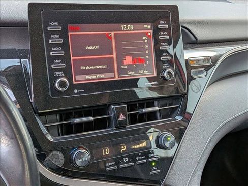 Used 2021 Toyota Camry SE image 6