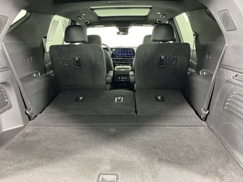Used 2025 Chevrolet Traverse RS AWD/4WD image 32