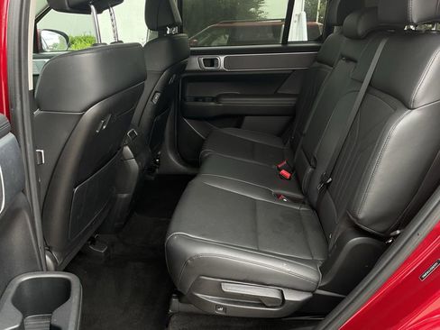 Used 2025 Hyundai Santa Fe SEL FWD image 6