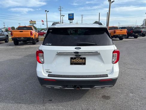 Used 2020 Ford Explorer XLT w/ Equipment Group 202A image 6