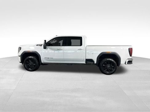 Used 2025 GMC Sierra 2500 AT4 w/ AT4 Premium Plus Package AWD/4WD image 3