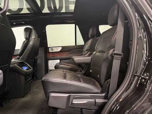 Used 2024 Lincoln Navigator Reserve AWD/4WD image 10
