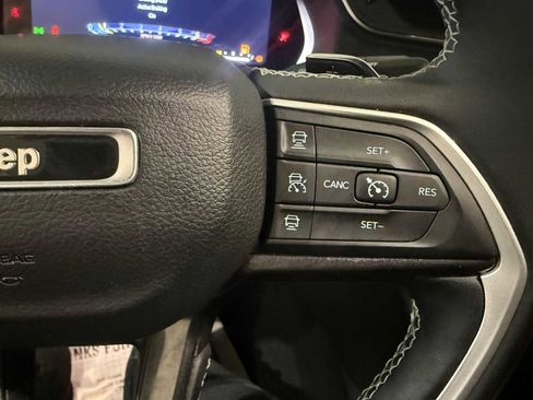 Certified 2023 Jeep Grand Cherokee Laredo w/ Luxury Tech Group I image 30