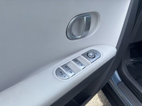 Used 2024 Hyundai Ioniq 5 SE AWD/4WD image 18
