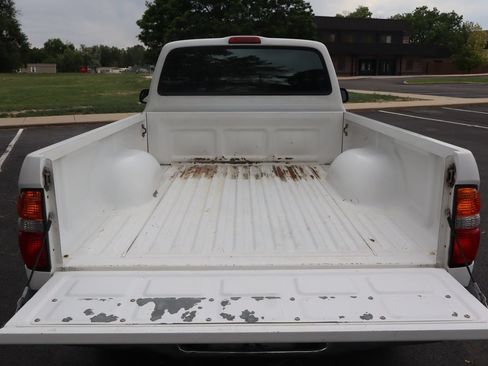 Used 2003 Toyota Tacoma 4x4 Regular Cab image 32