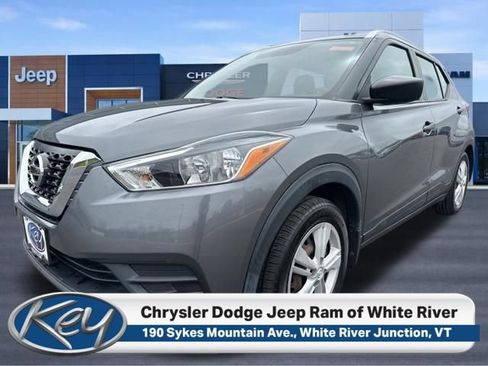 Used 2019 Nissan Kicks S FWD image 1