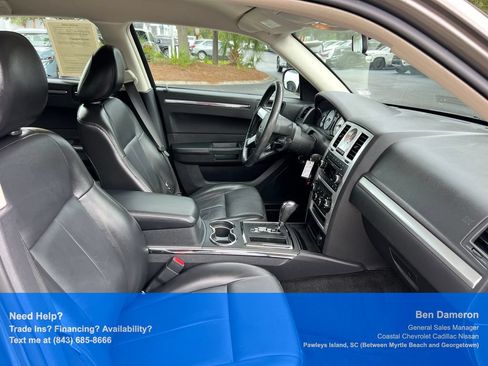 Used 2010 Chrysler 300 Touring RWD image 20