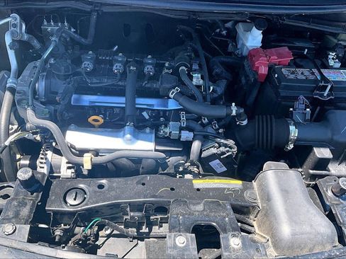 Used 2025 Nissan Versa SV FWD image 31