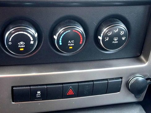 Used 2012 Jeep Liberty Sport image 39